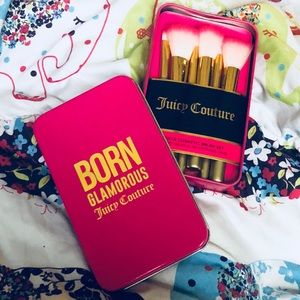 Juicy Couture Makeup - Juicy Couture makeup brush set! New Juicy Couture Makeup - Juicy Couture makeup brush set! New